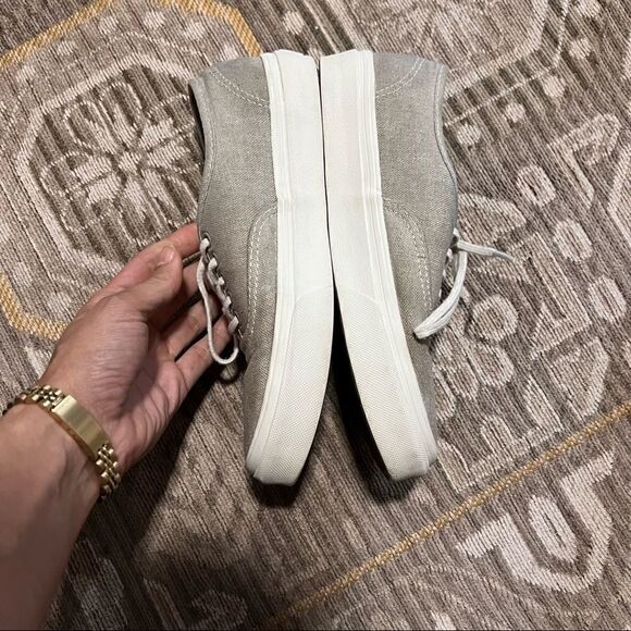 Vans Off The Wall Unisex Classic Grey Sneakers - Picture 5 of 9